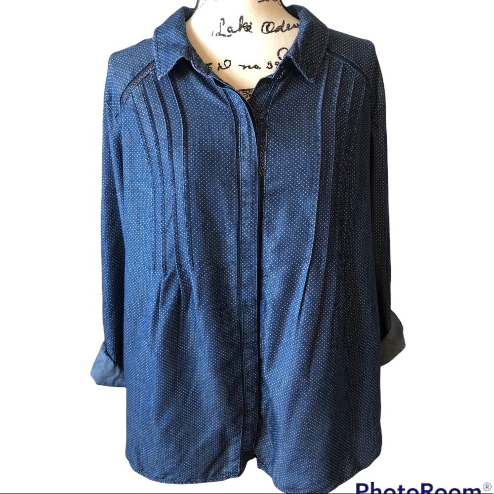 Gloria Vanderbilt Denim Colored with Polka Dots Buttoned Down Blouse